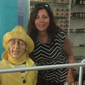 Meet your Posher, Linda